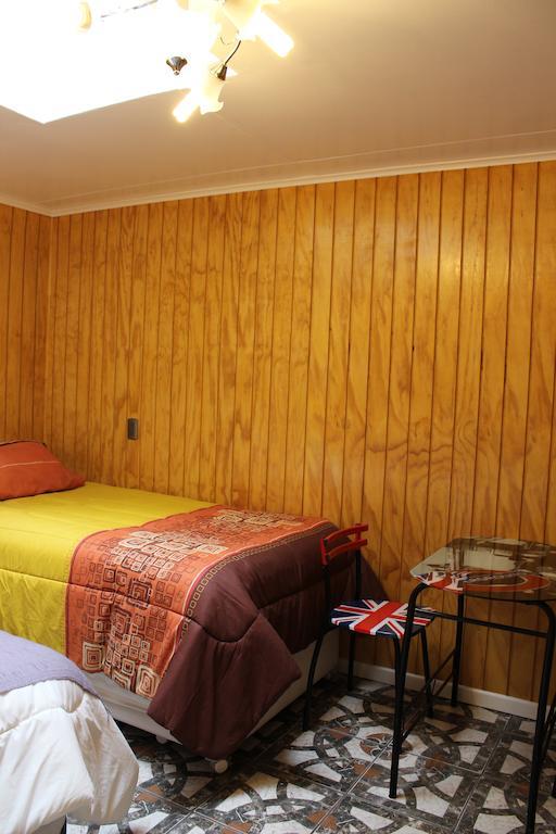 Hotel Yellow Submarine Punta Arenas Habitación foto
